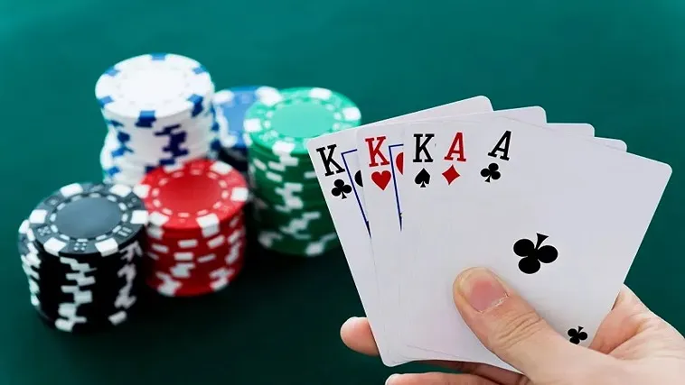 Trải Nghiệm Trò Chơi Poker Tại 77Bet 